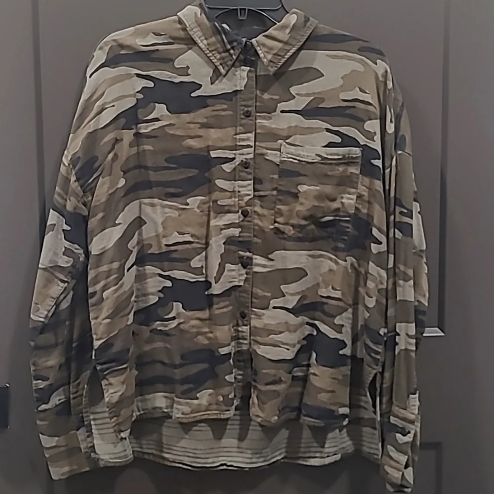 Sanctuary Camo Top - Picture 1 of 6